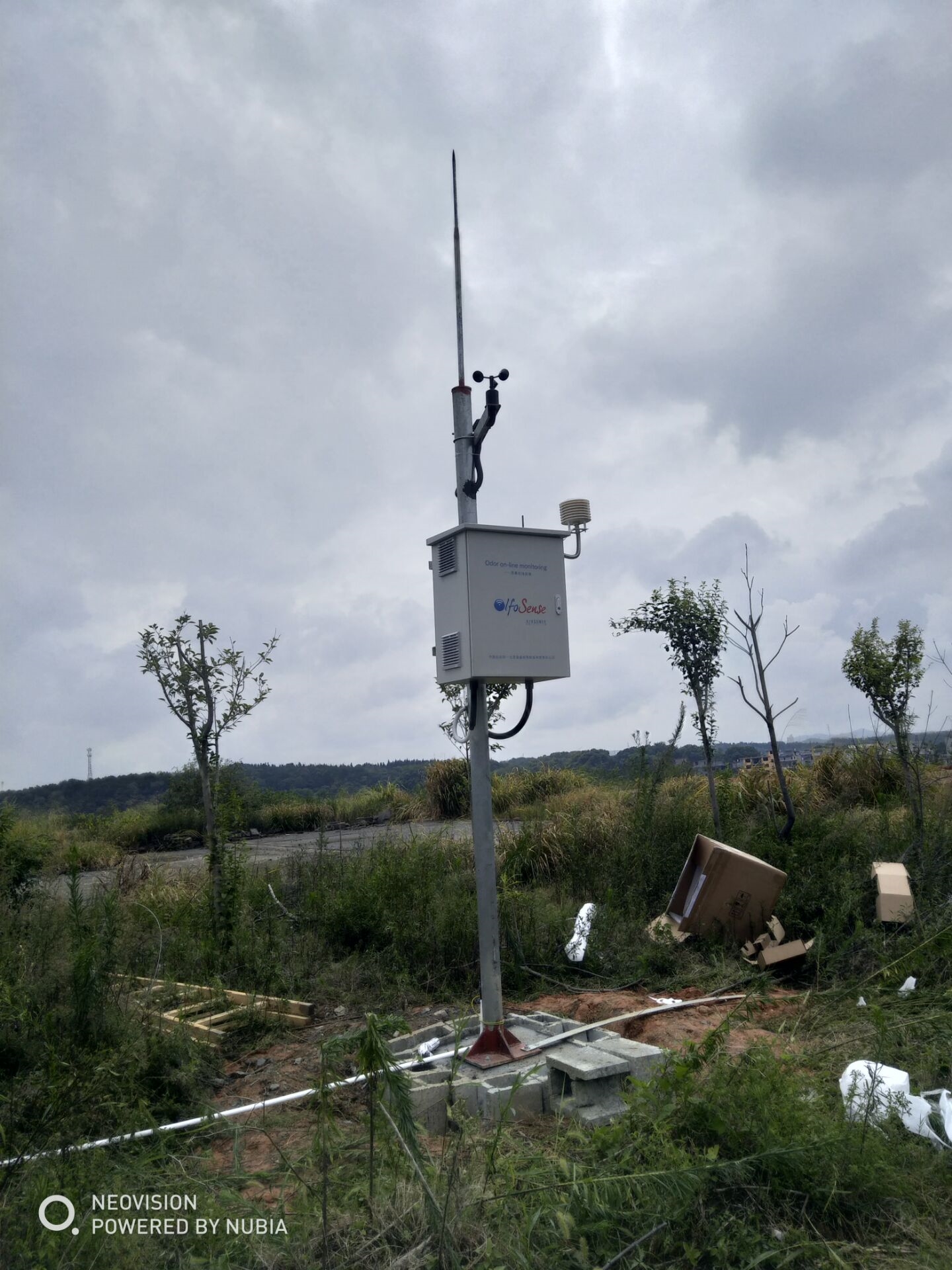 某金属材料厂区恶臭监测仪